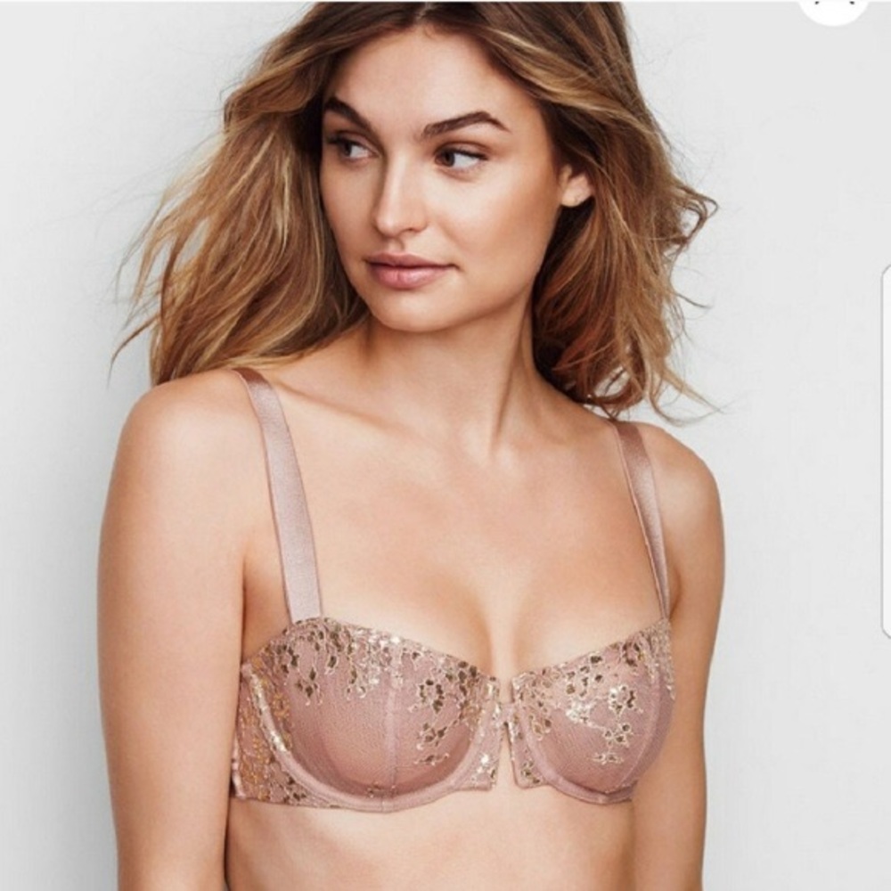 Victoria’s Secret Very Sexy Shine Lace Unlined Bra